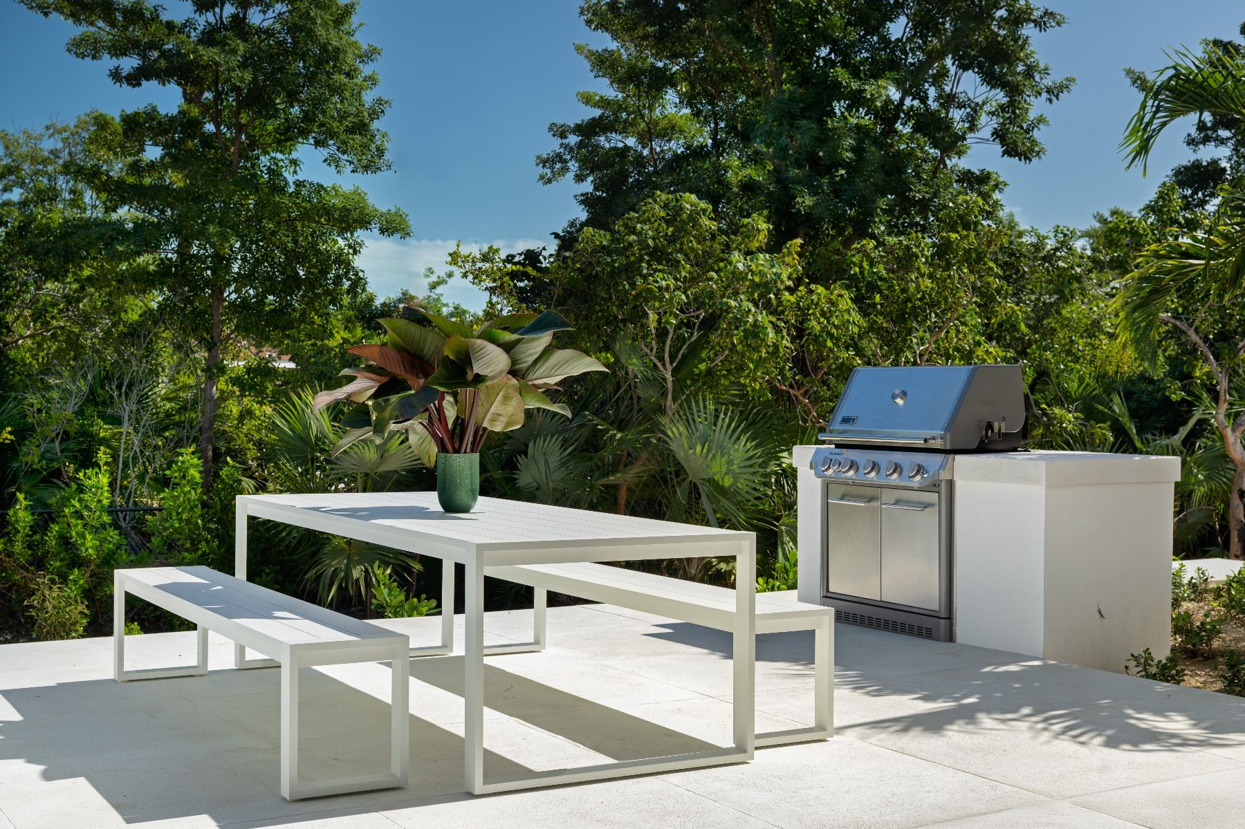 Alfresco Dining